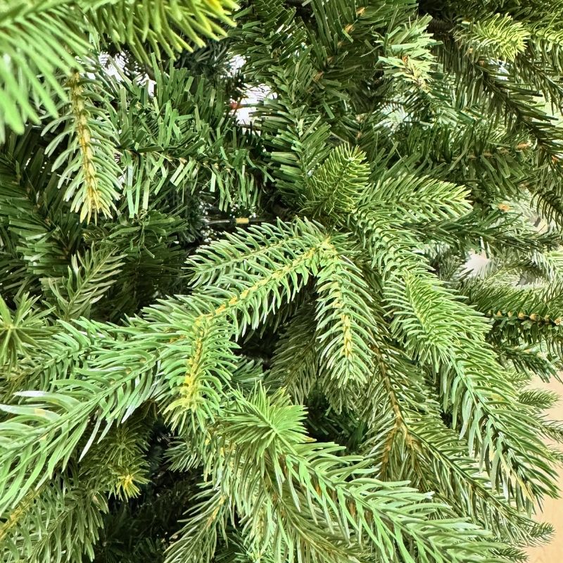 Albero di natale Kennedy H240 in PE Effetto Real Touch PVC di Altissima qualit Albero di natale Kennedy H240 in PE Effetto Real Touch PVC di Altissima qualit